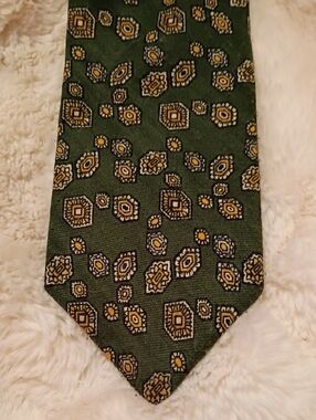Vintage Royal Challenge By Wembley Necktie